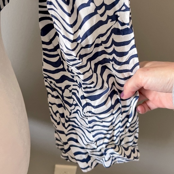 LF deep v long sleeve striped crop top size XS NWT - Picture 14 of 16